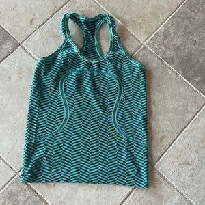 Lululemon tank